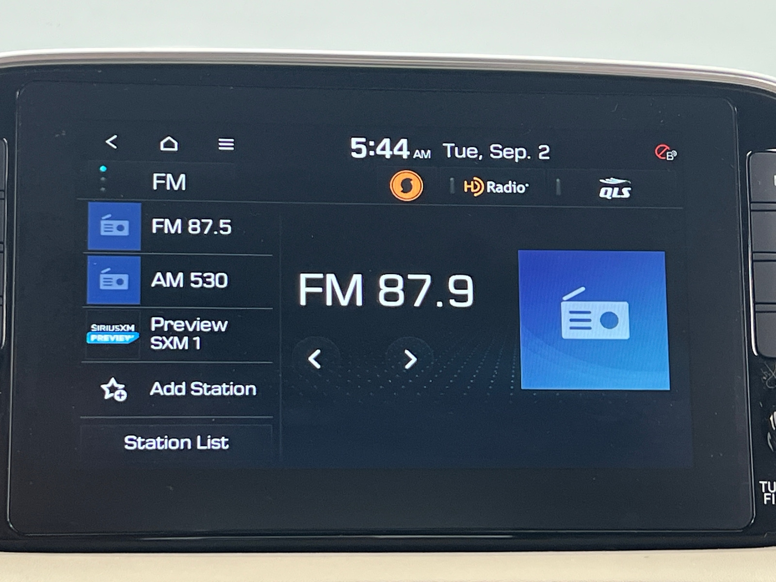 Thumbnail: 2019 Hyundai Santa Fe - 3