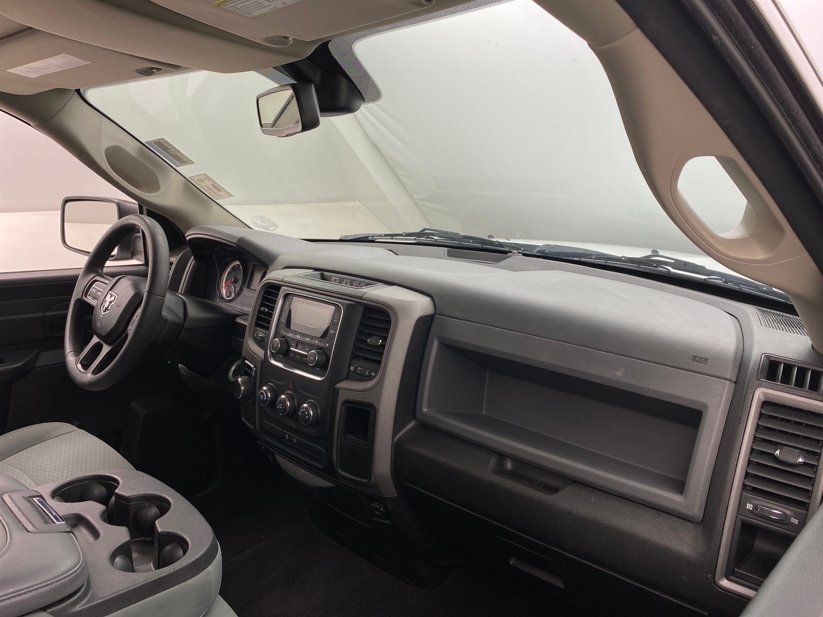 Thumbnail: 2019 RAM 1500 Classic - 3