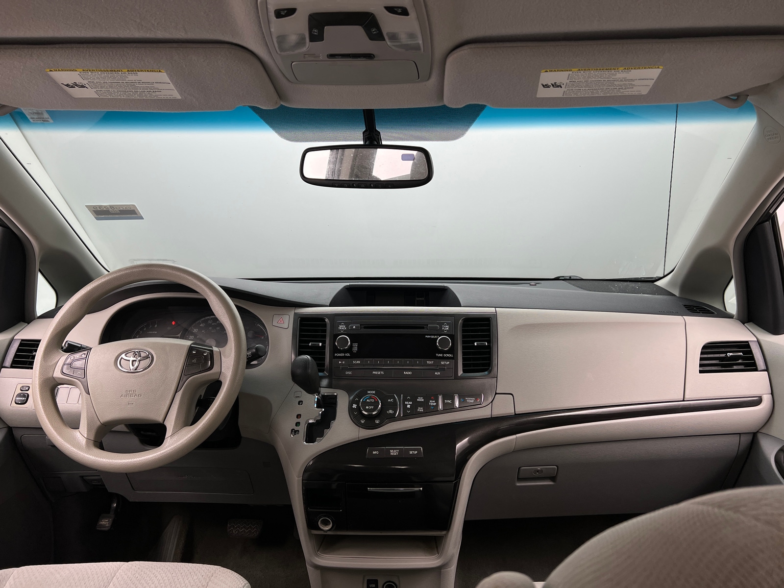 Thumbnail: 2014 Toyota Sienna - 3