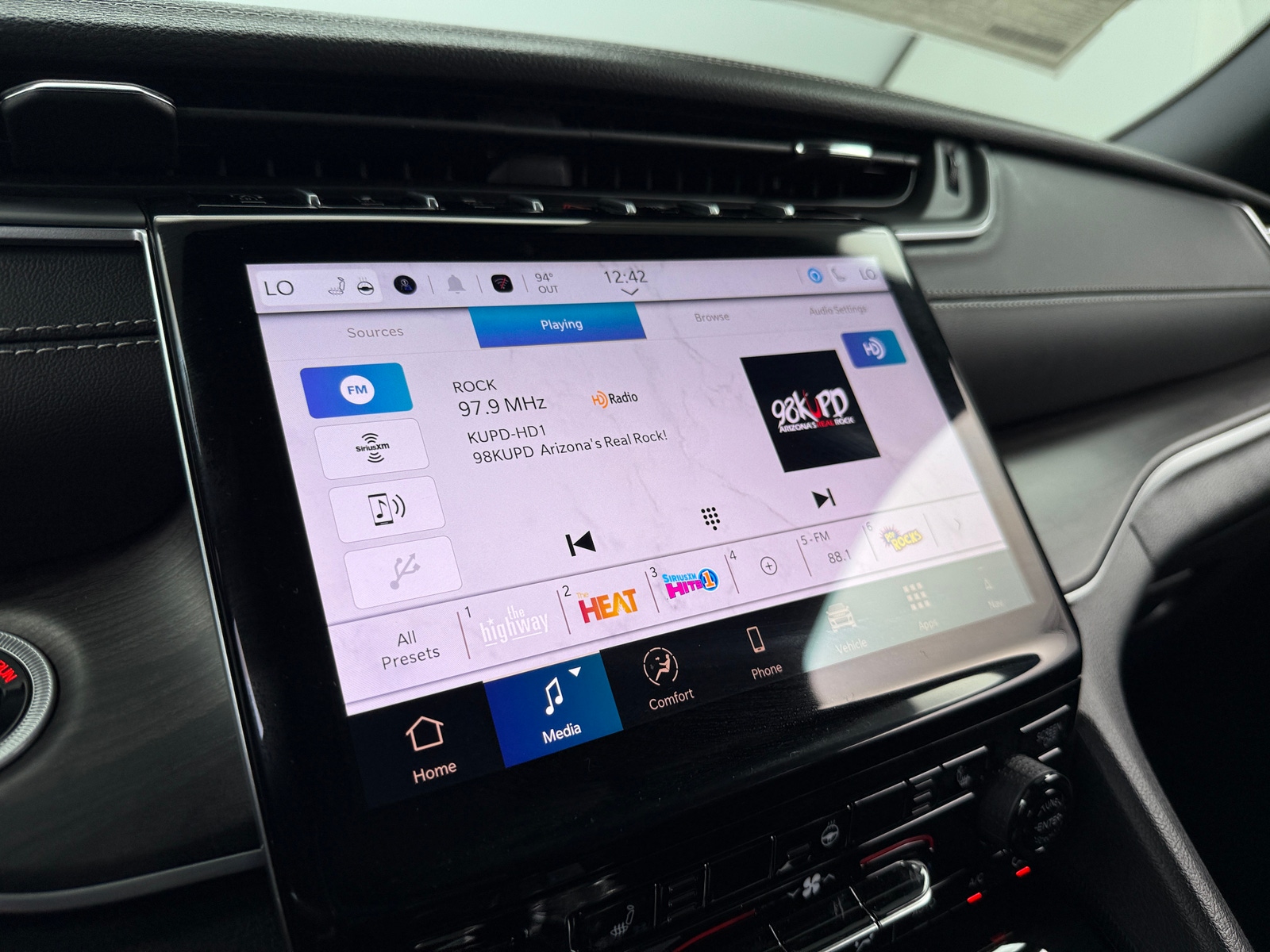 Thumbnail: 2025 Jeep Grand Cherokee - 3