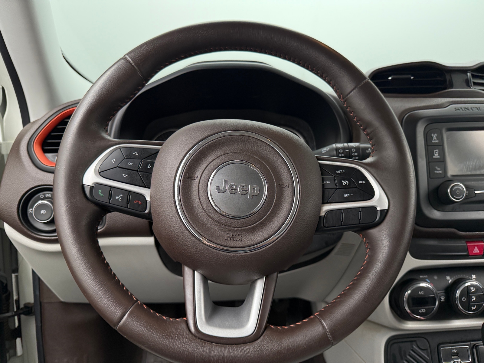 Thumbnail: 2016 Jeep Renegade - 5
