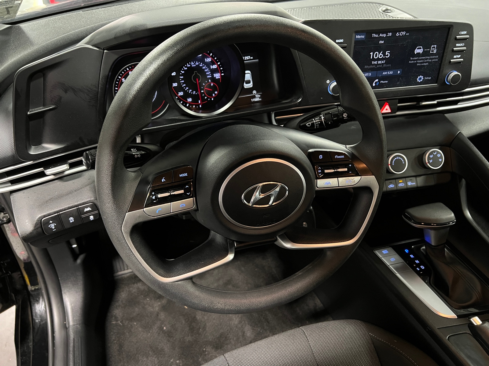 Thumbnail: 2023 Hyundai Elantra - 5