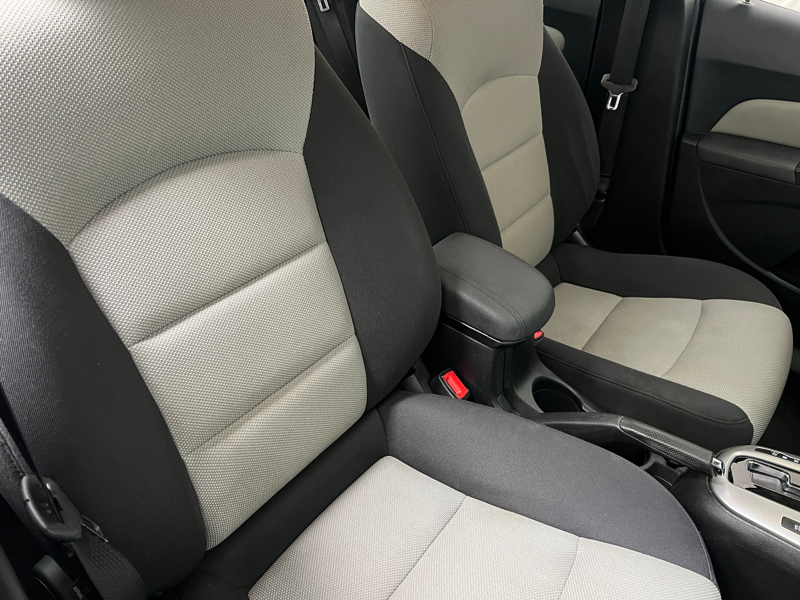 Thumbnail: 2014 Chevrolet Cruze - 2