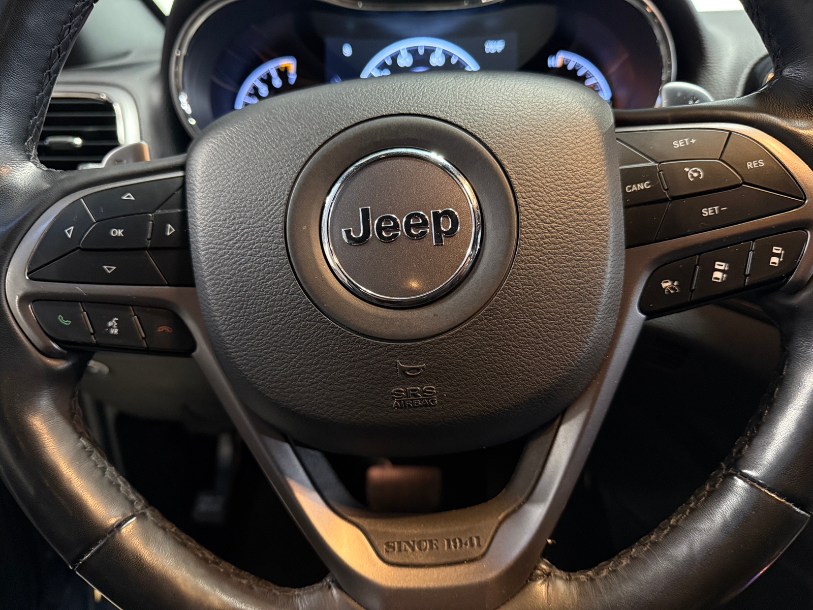 Thumbnail: 2021 Jeep Grand Cherokee - 3