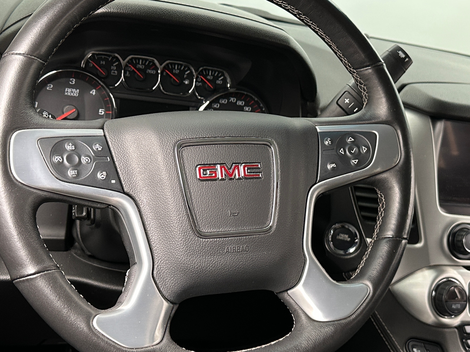 Thumbnail: 2016 GMC Yukon XL - 4