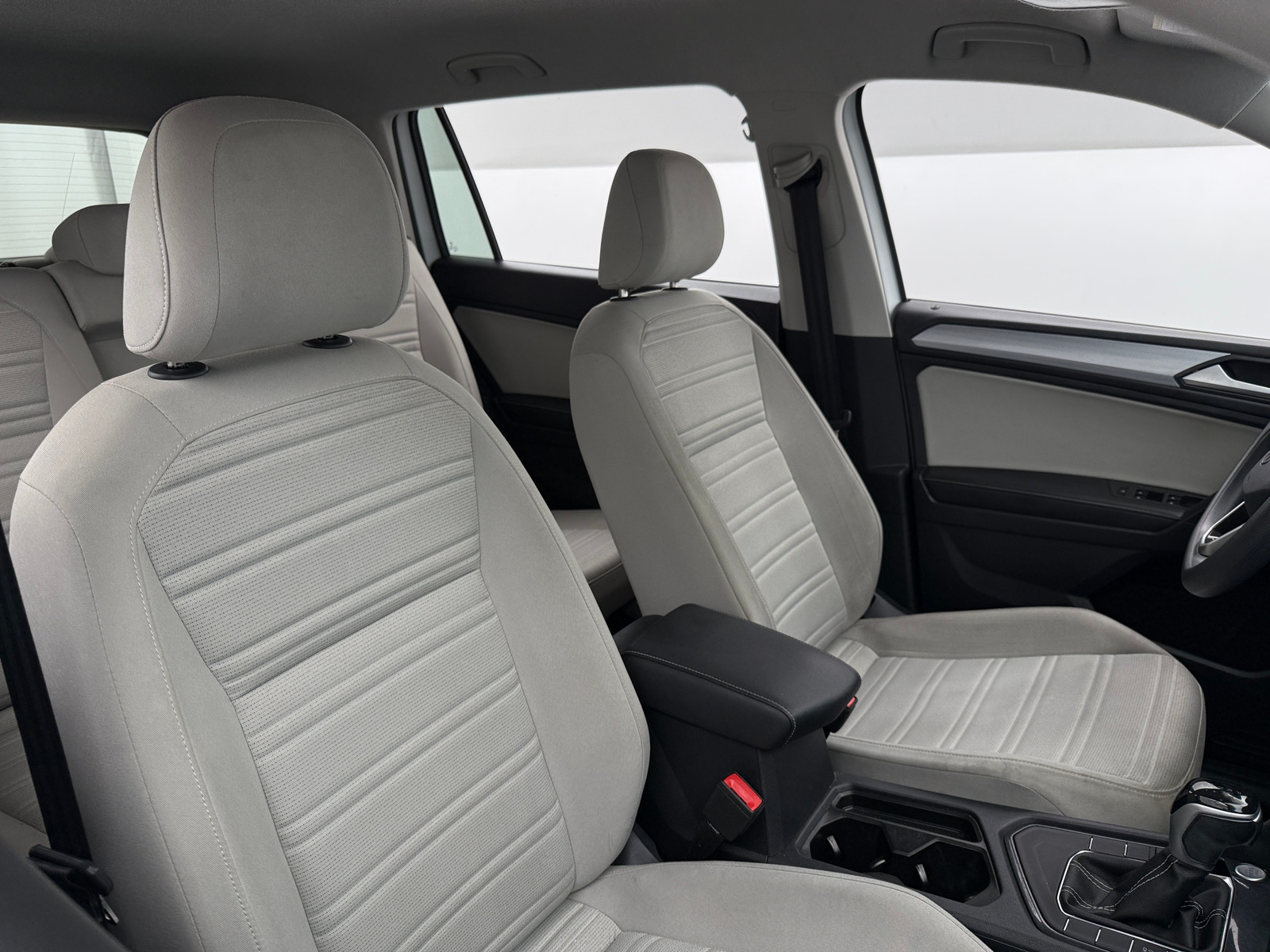 Thumbnail: 2023 Volkswagen Tiguan - 2