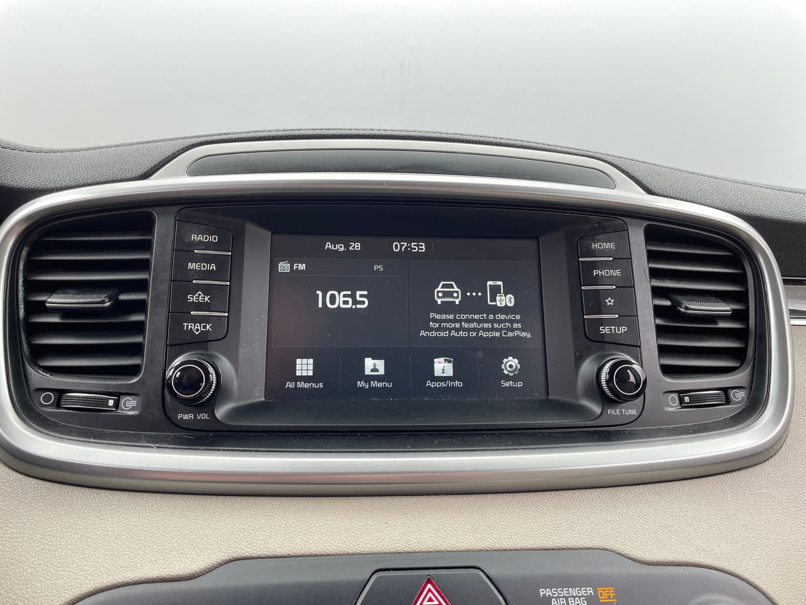 Thumbnail: 2020 Kia Sorento - 4