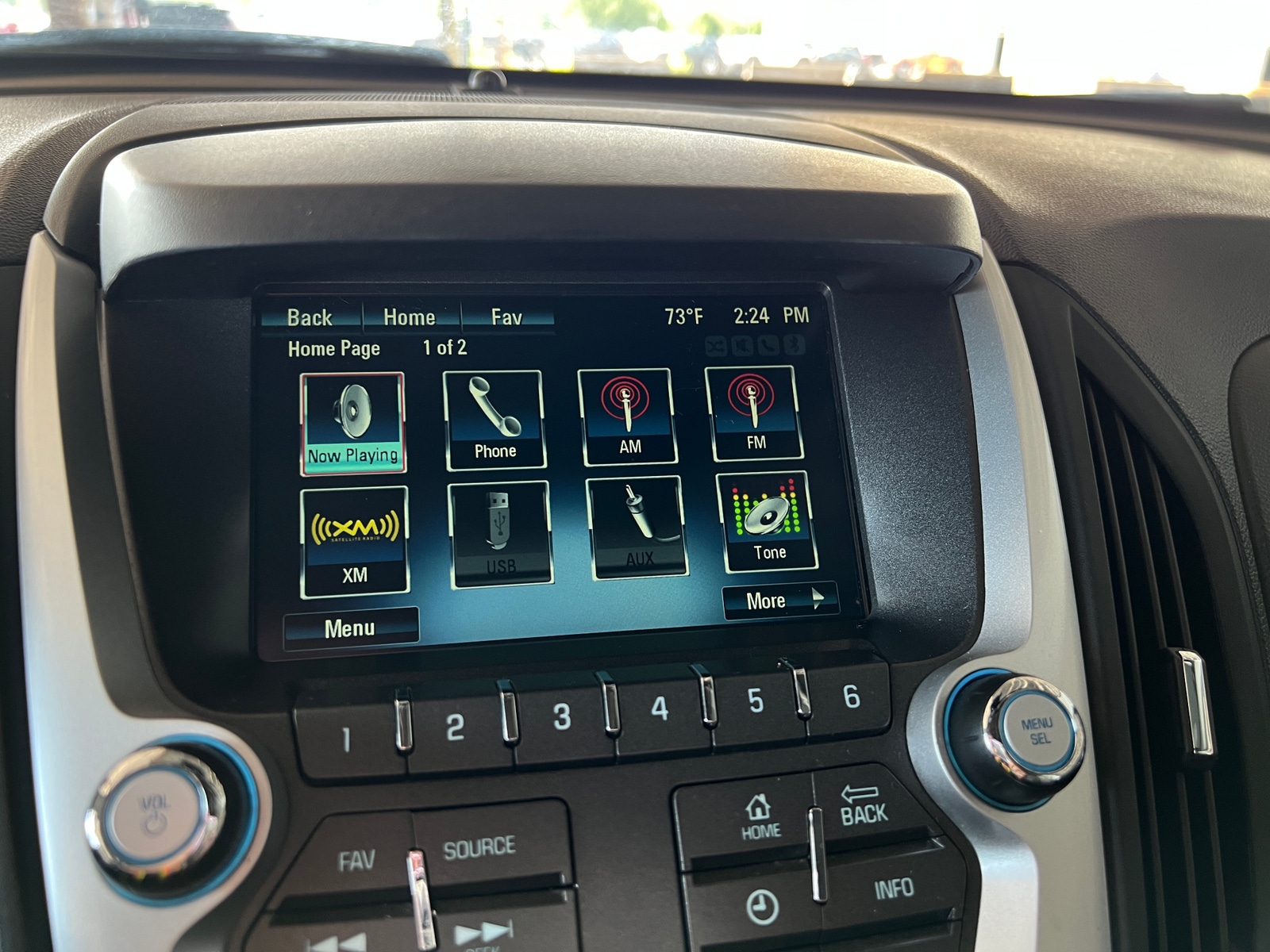 Thumbnail: 2017 Chevrolet Equinox - 4