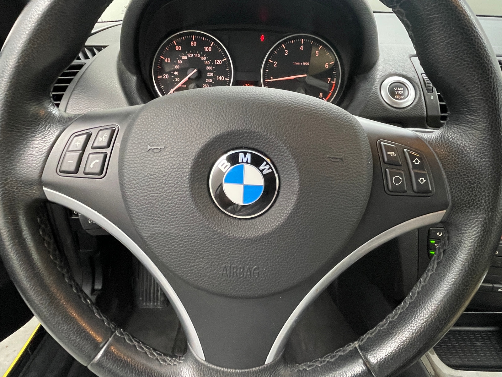 Thumbnail: 2010 BMW 1 Series - 4