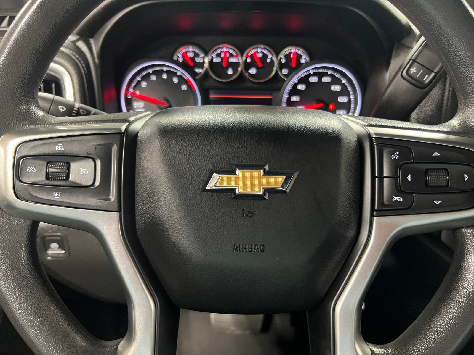 Thumbnail: 2019 Chevrolet Silverado 1500 - 5