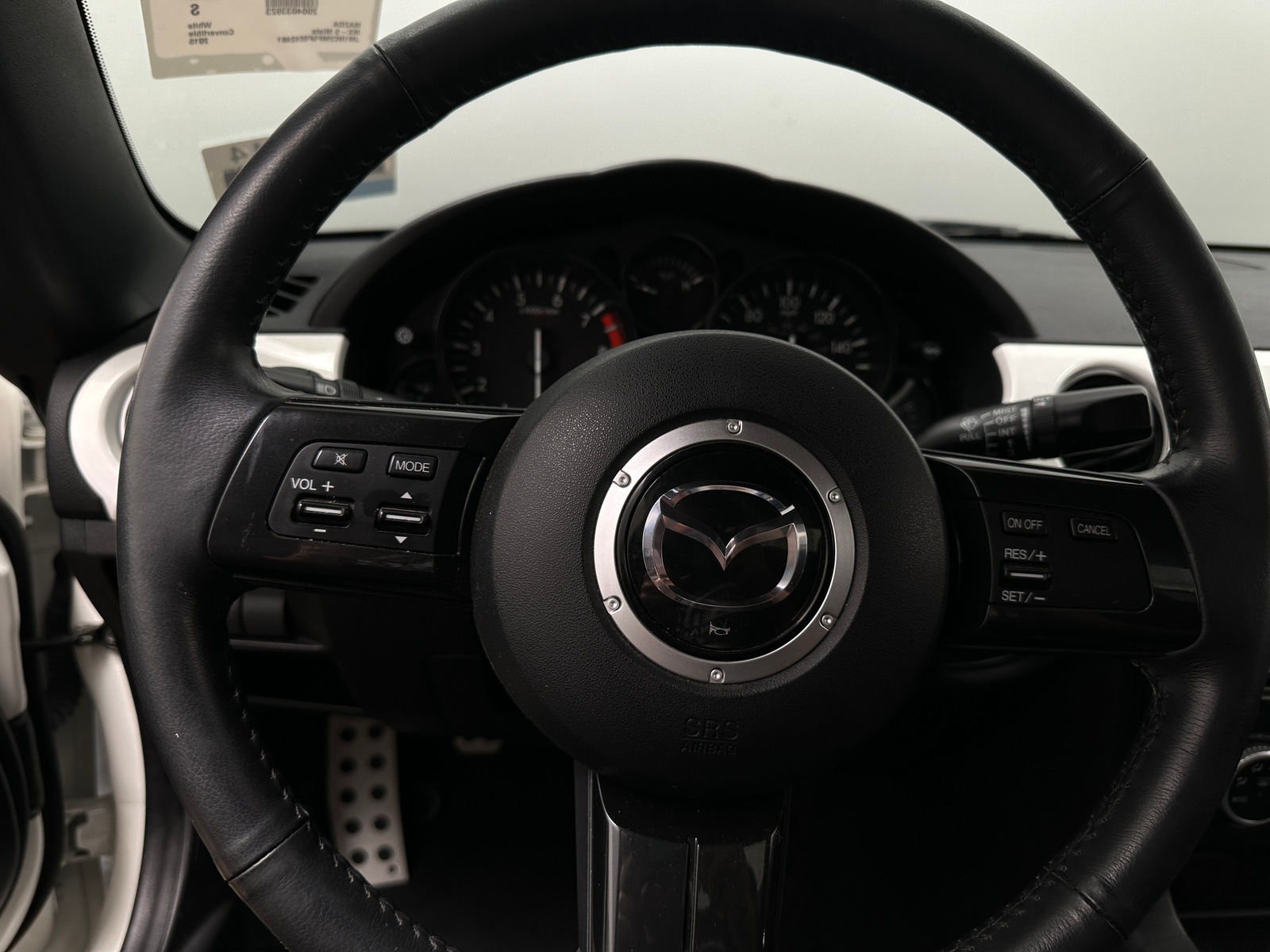 Thumbnail: 2015 Mazda MX-5 Miata - 5