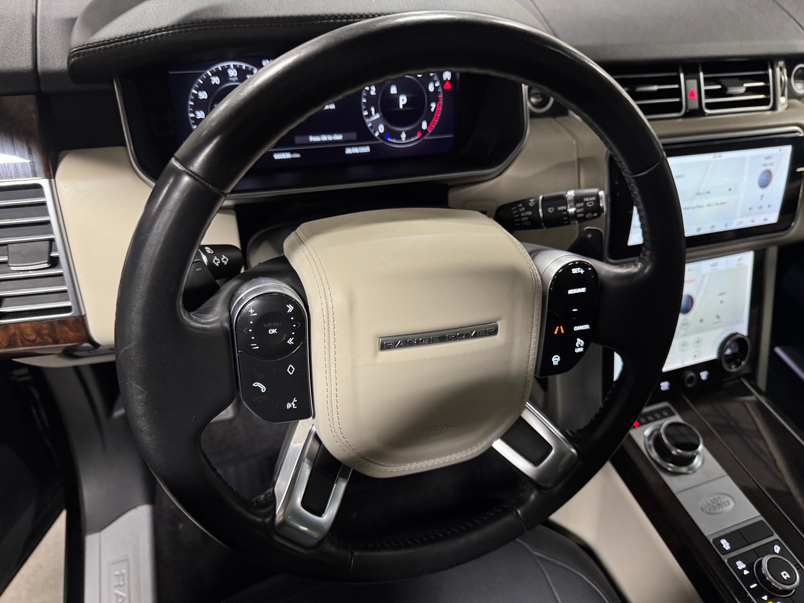 Thumbnail: 2019 Land Rover Range Rover - 4