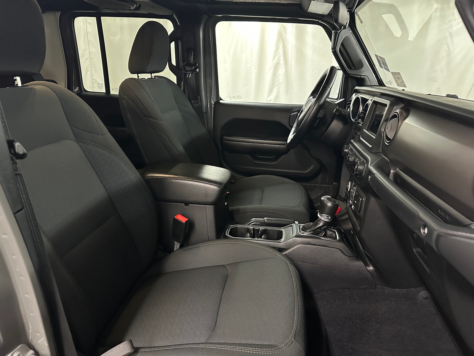 Thumbnail: 2021 Jeep Gladiator - 2