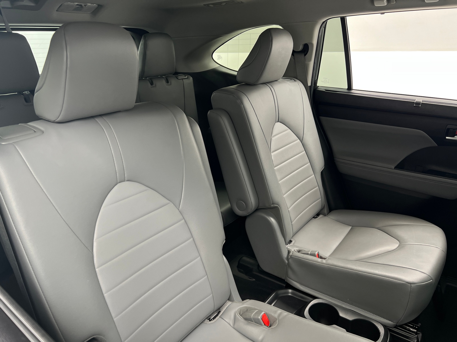 Thumbnail: 2022 Toyota Highlander - 5