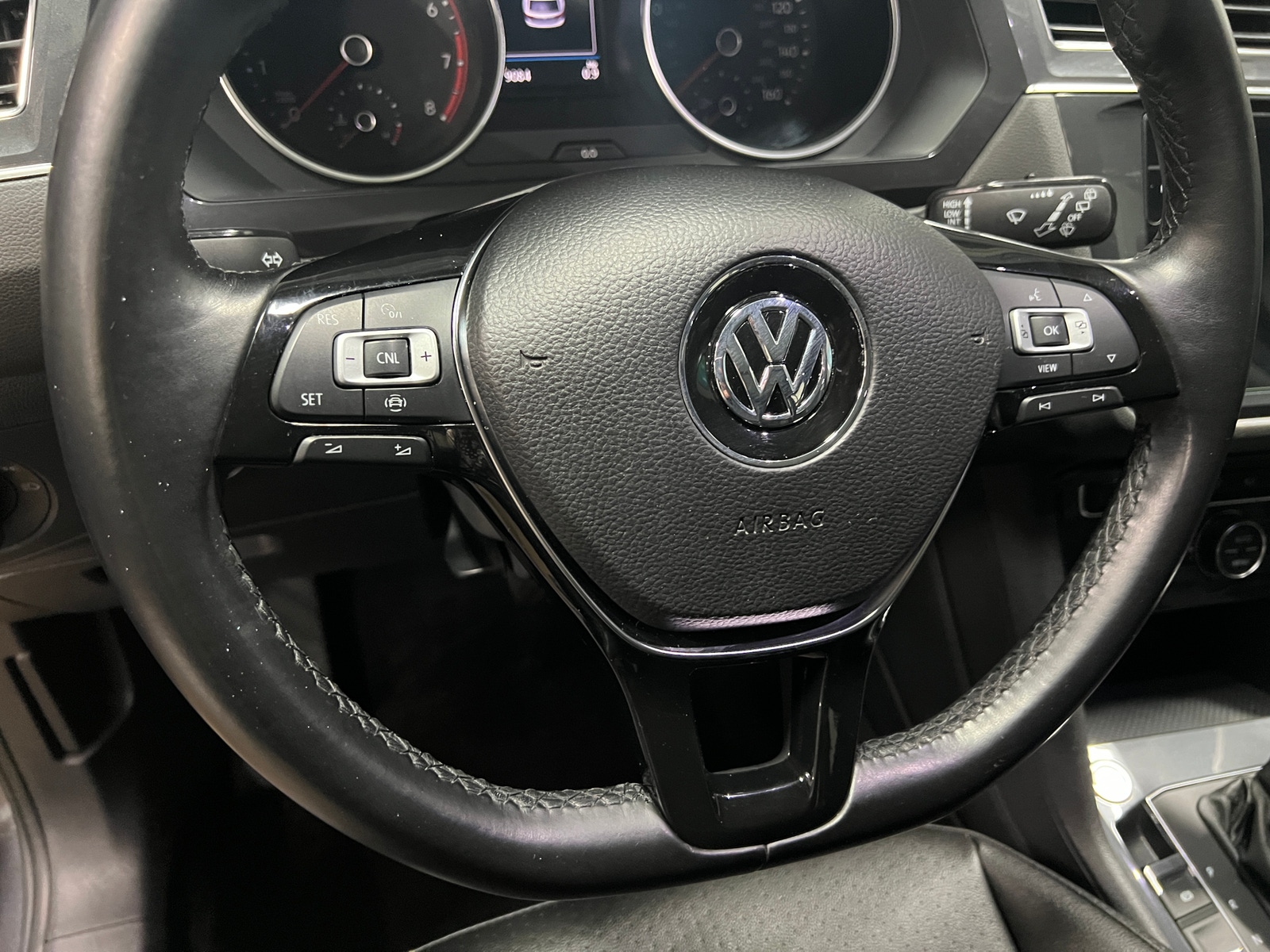 Thumbnail: 2019 Volkswagen Tiguan - 4