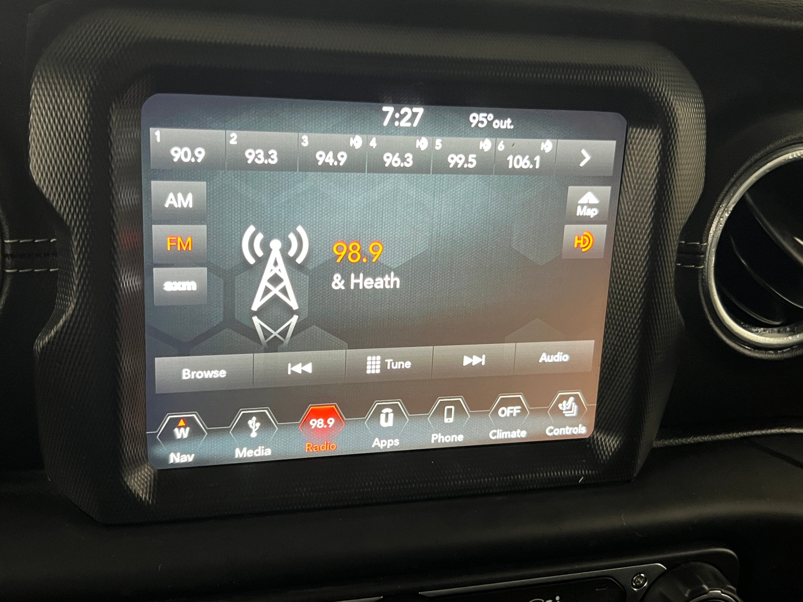 Thumbnail: 2018 Jeep Wrangler - 3