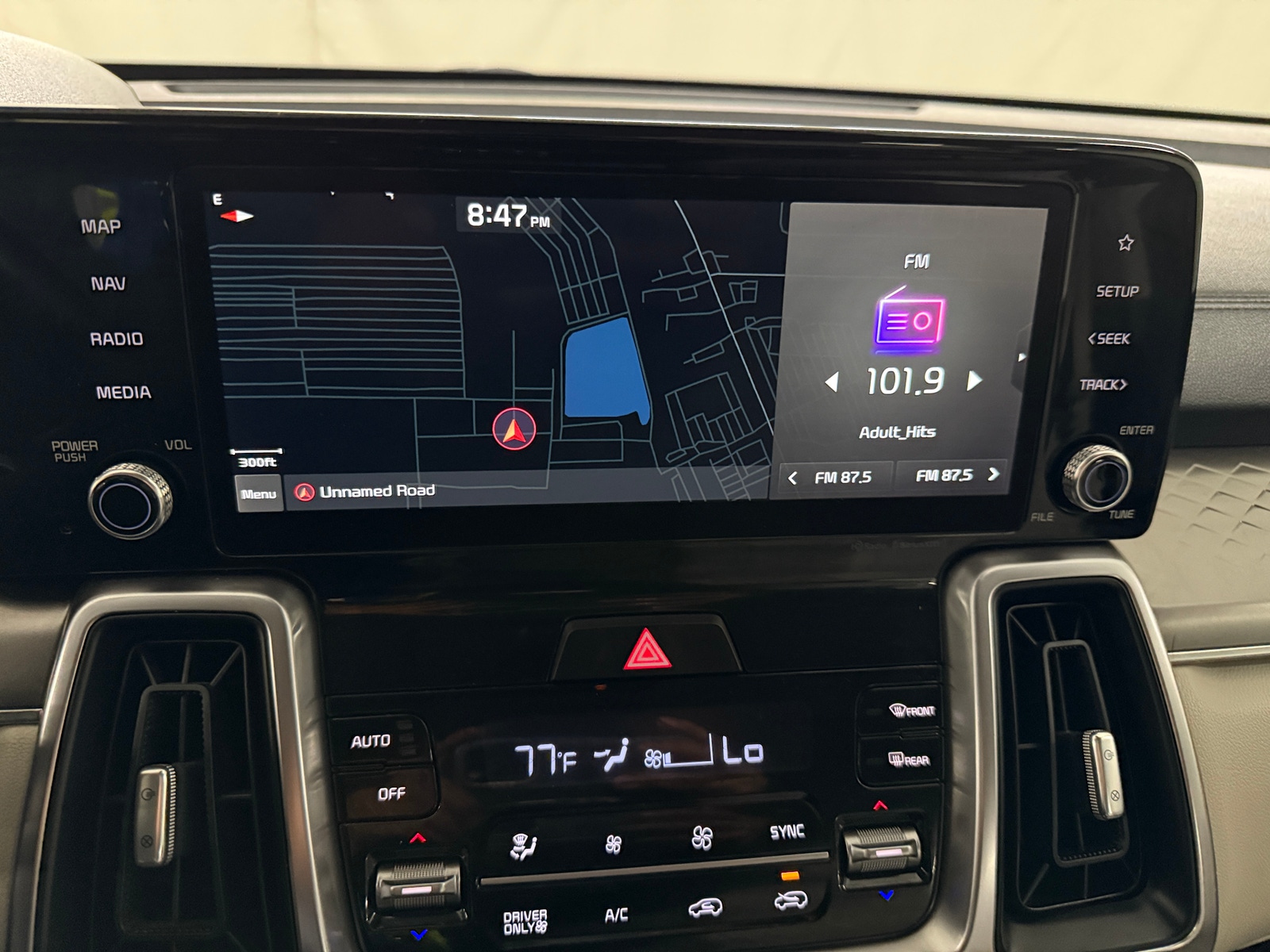 Thumbnail: 2022 Kia Sorento - 3