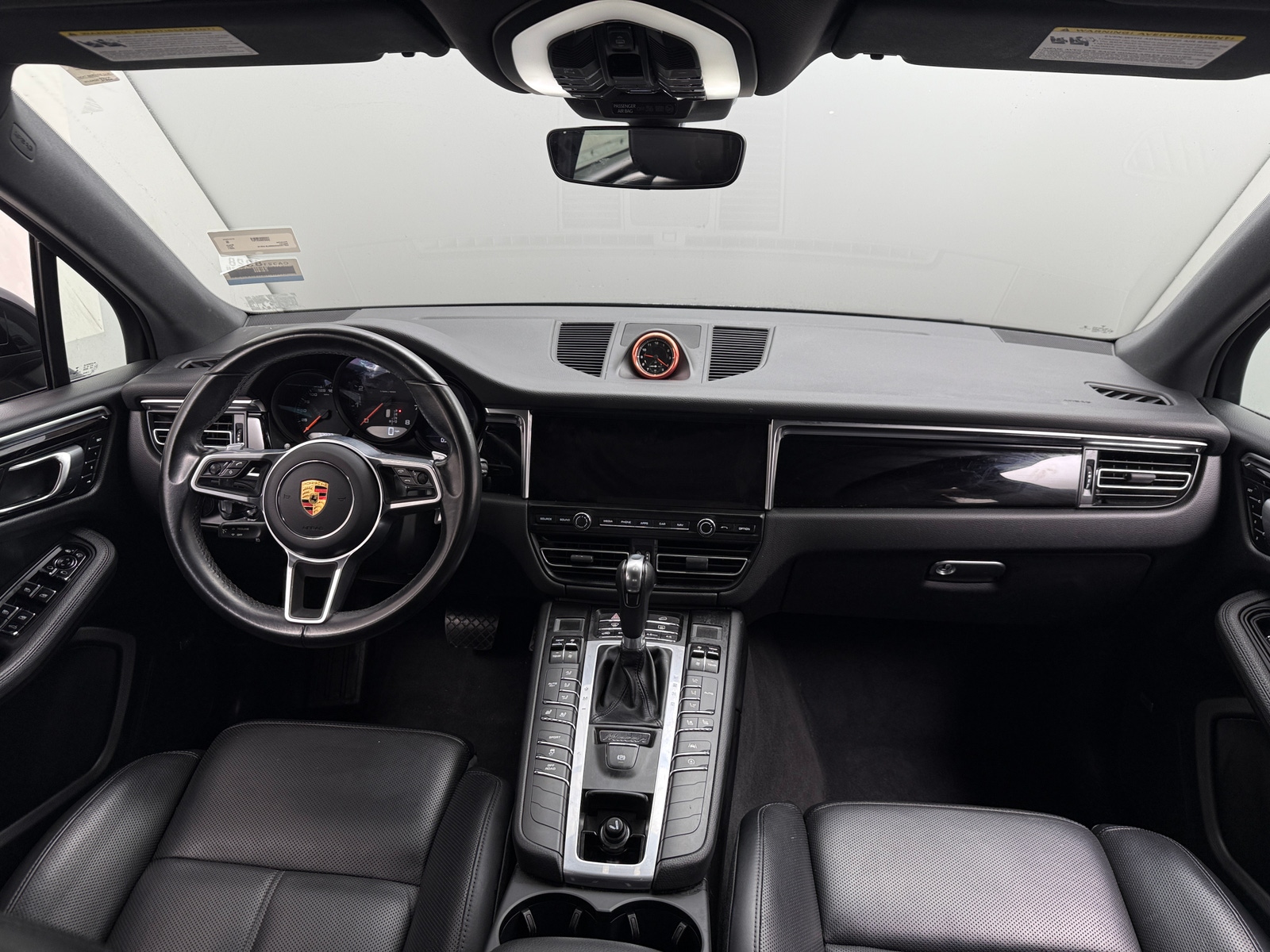 Thumbnail: 2021 Porsche Macan - 2