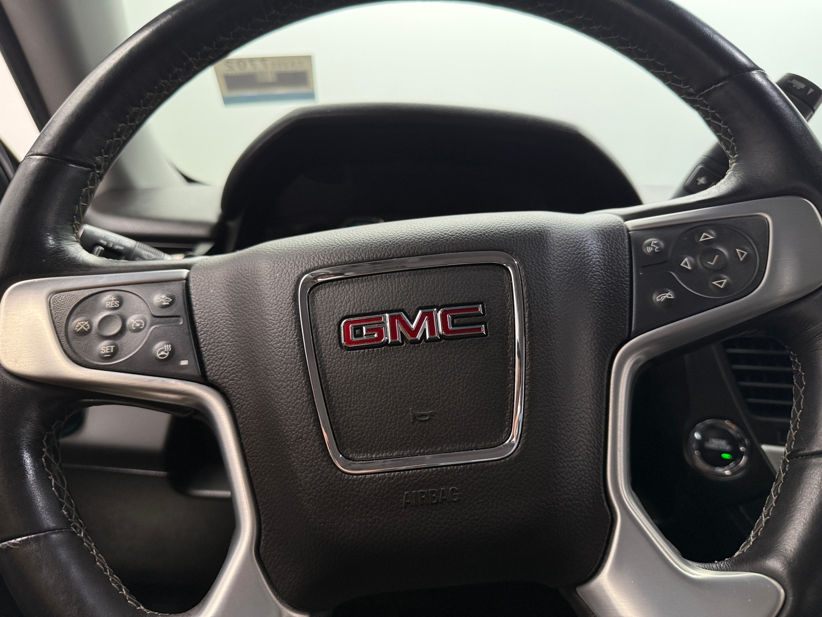 Thumbnail: 2017 GMC Yukon XL - 4