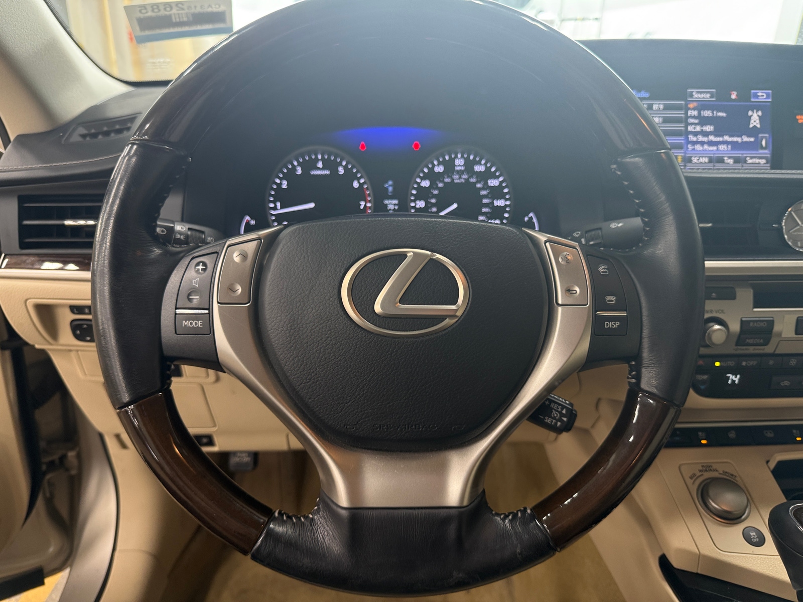 Thumbnail: 2015 Lexus ES - 4