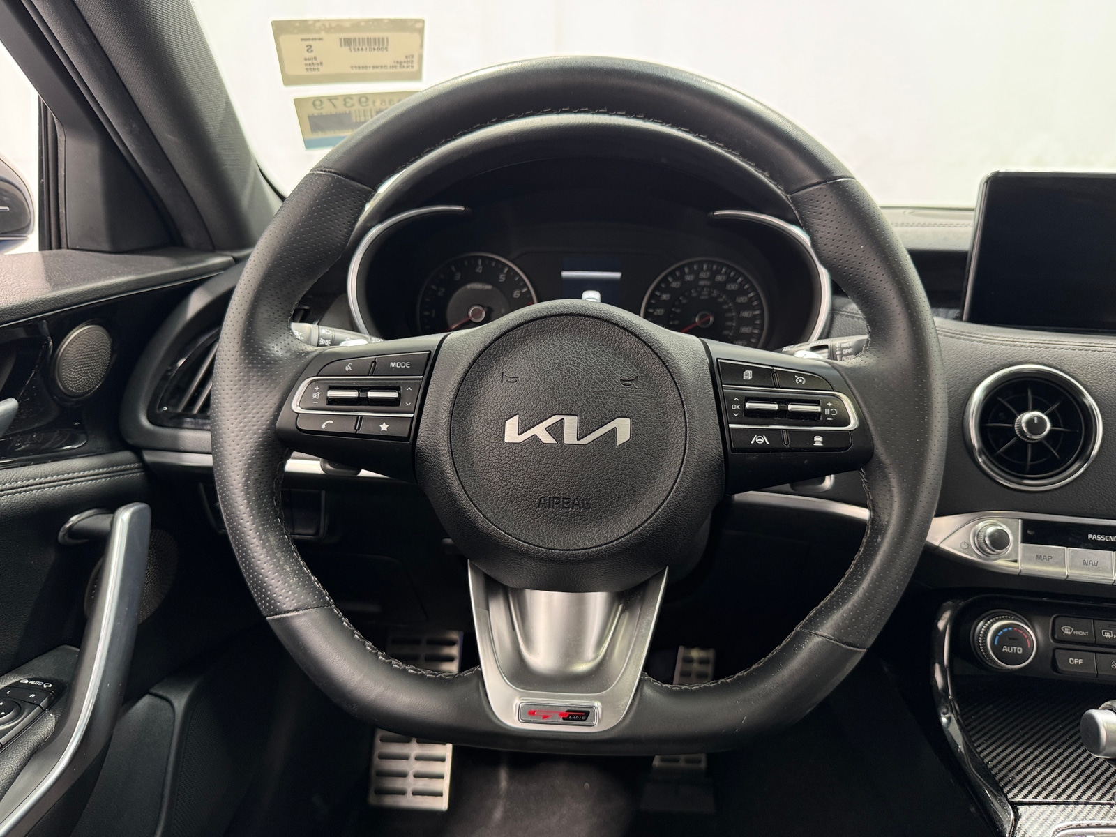 Thumbnail: 2022 Kia Stinger - 4