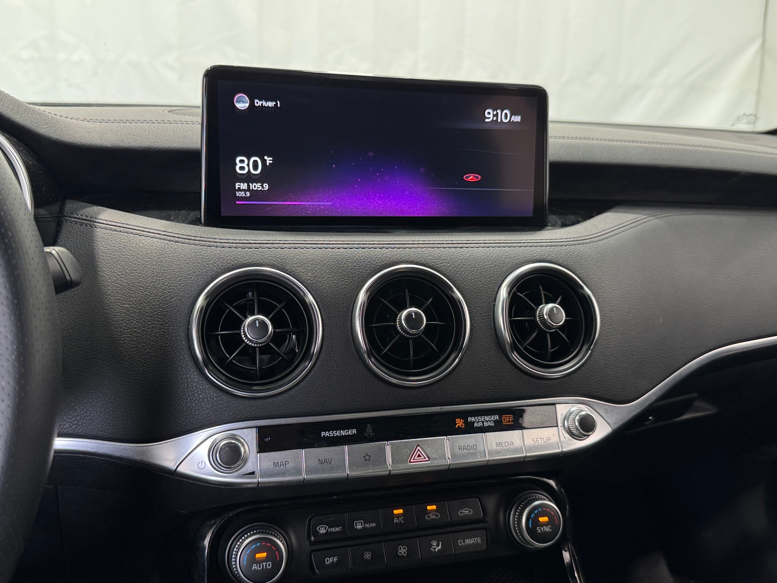 Thumbnail: 2022 Kia Stinger - 3
