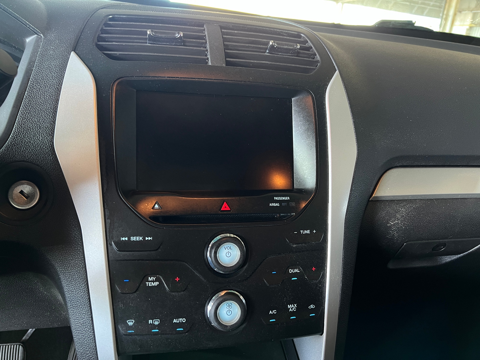 Thumbnail: 2015 Ford Explorer - 4
