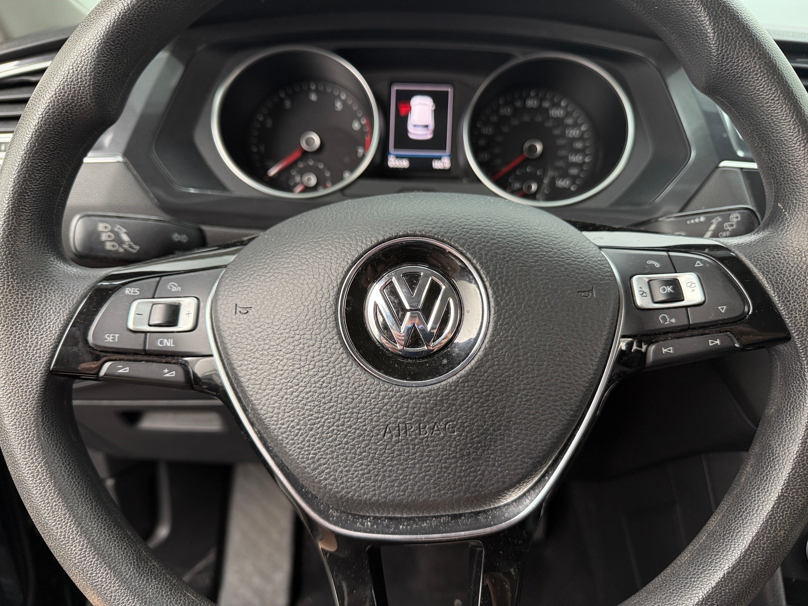 Thumbnail: 2018 Volkswagen Tiguan - 5