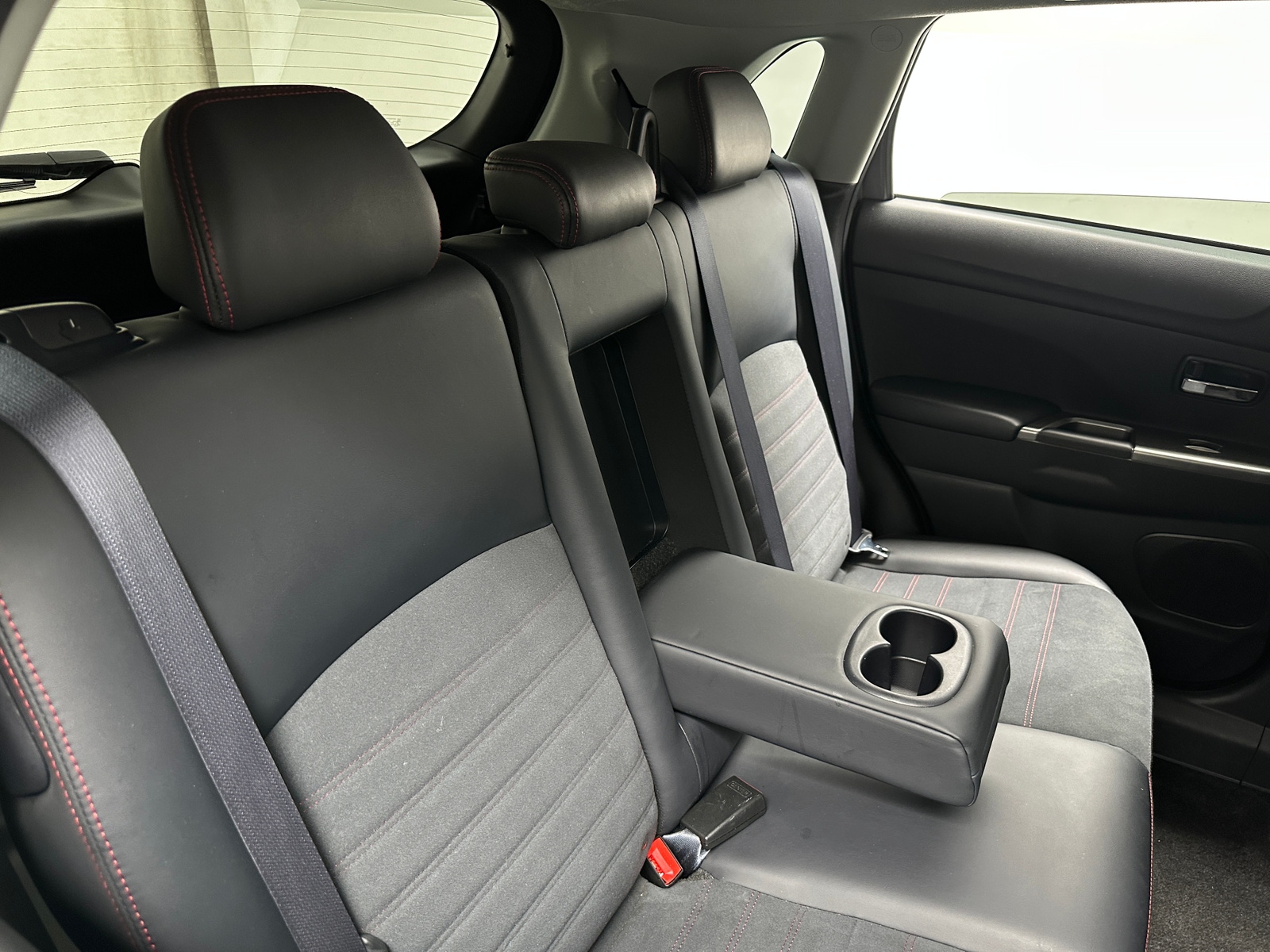 Thumbnail: 2024 Mitsubishi Outlander Sport - 5