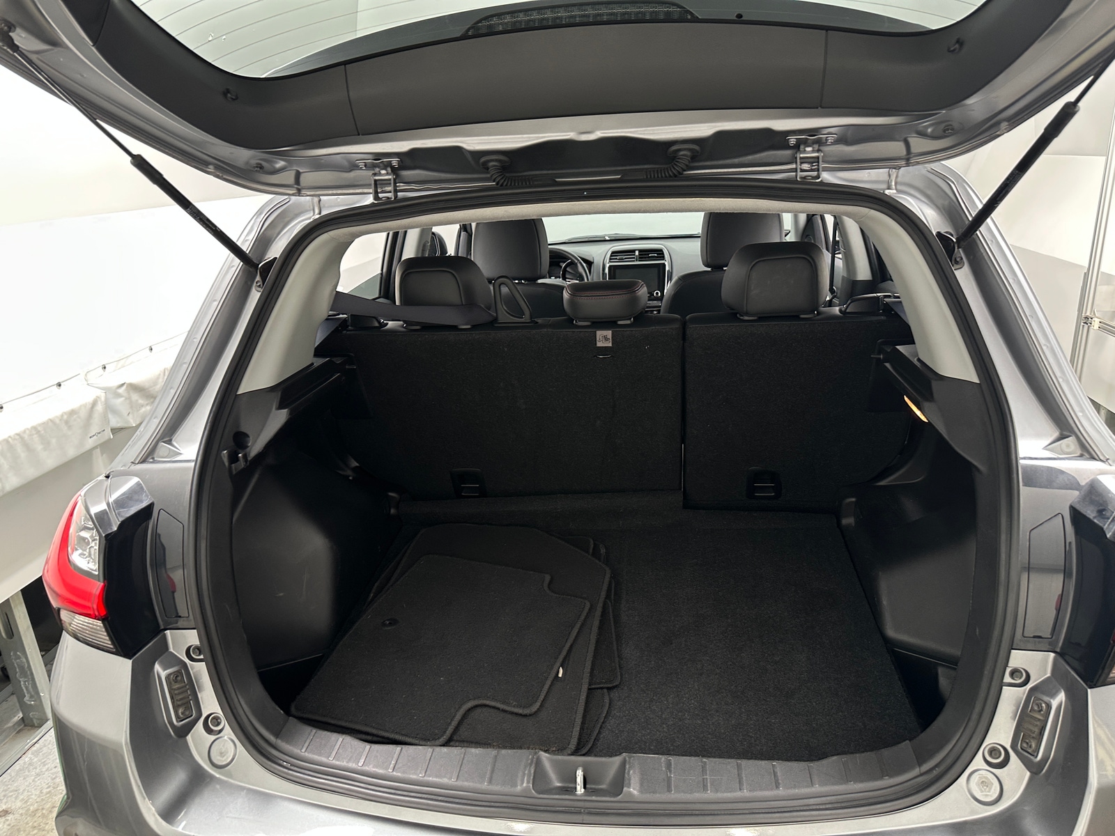 Thumbnail: 2024 Mitsubishi Outlander Sport - 6