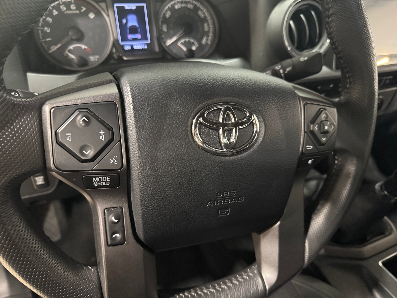 Thumbnail: 2016 Toyota Tacoma - 5
