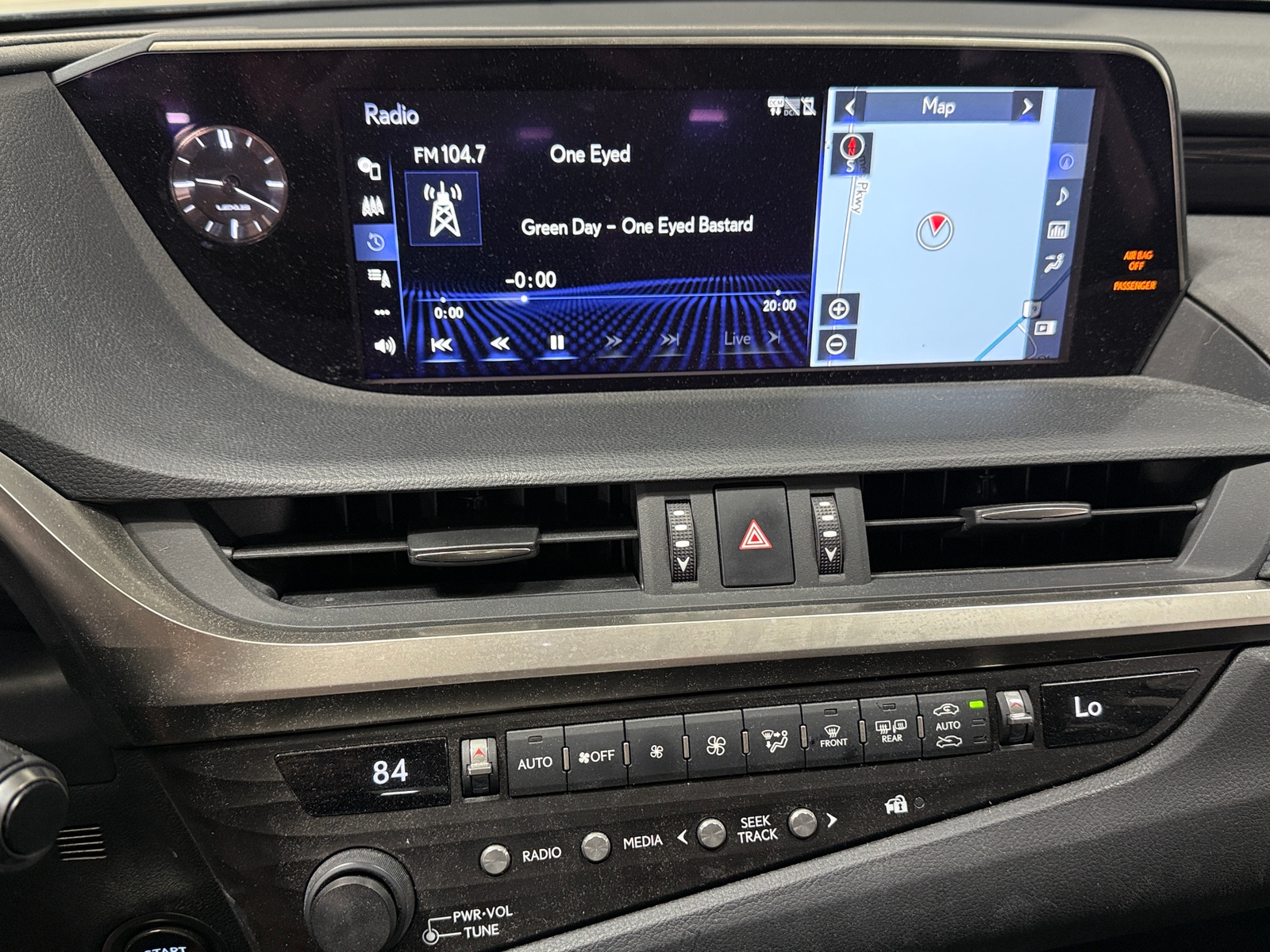 Thumbnail: 2019 Lexus ES - 4
