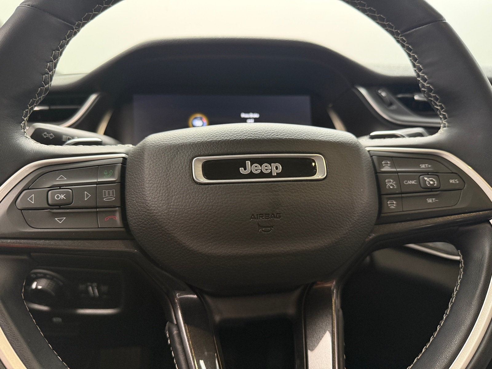 Thumbnail: 2022 Jeep Grand Cherokee L - 5