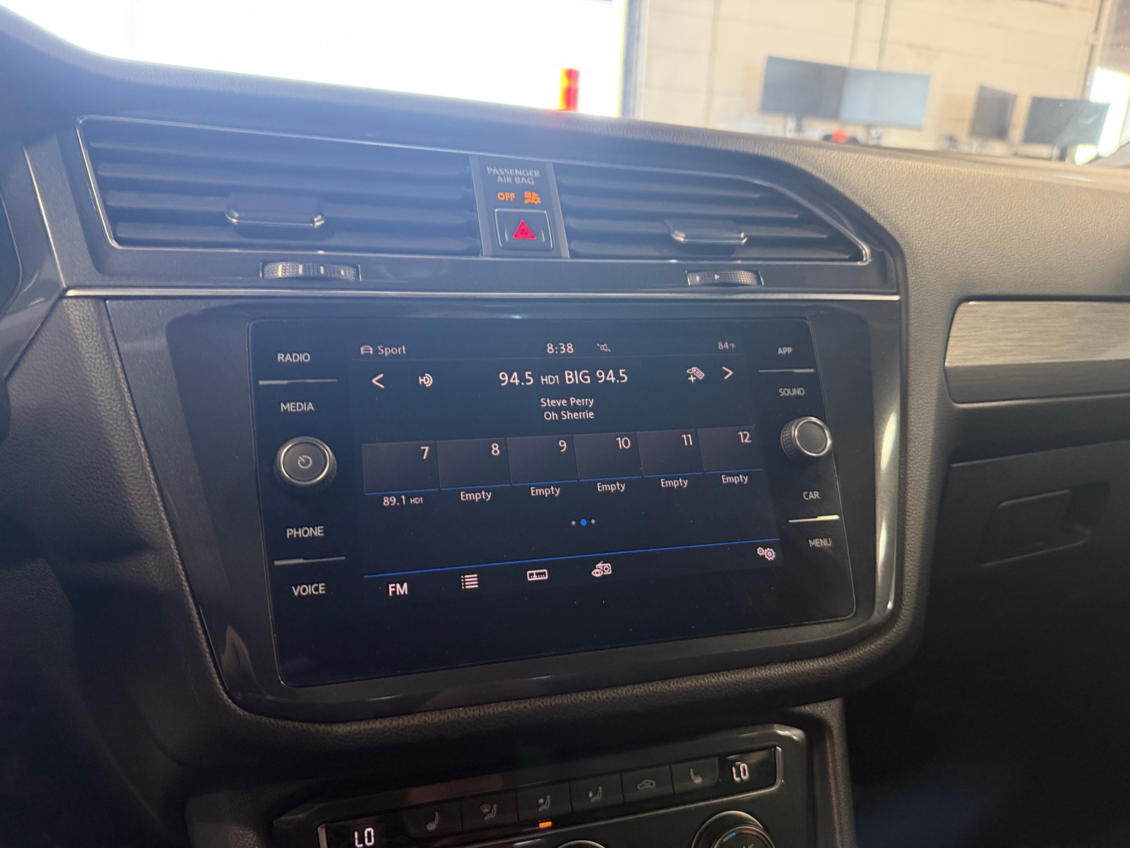 Thumbnail: 2018 Volkswagen Tiguan - 3