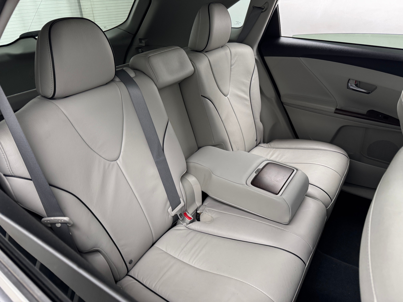 Thumbnail: 2011 Toyota Venza - 6