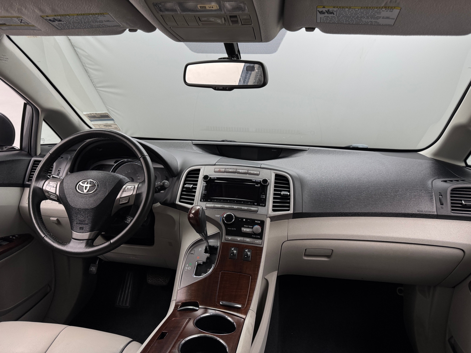 Thumbnail: 2011 Toyota Venza - 3