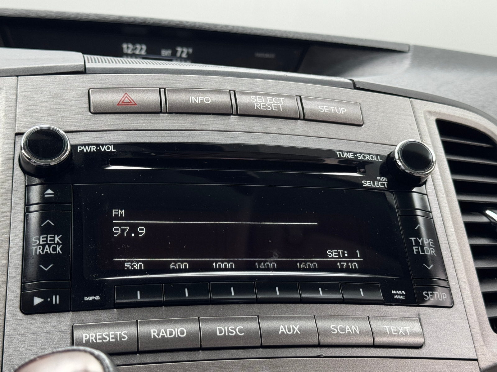 Thumbnail: 2011 Toyota Venza - 4
