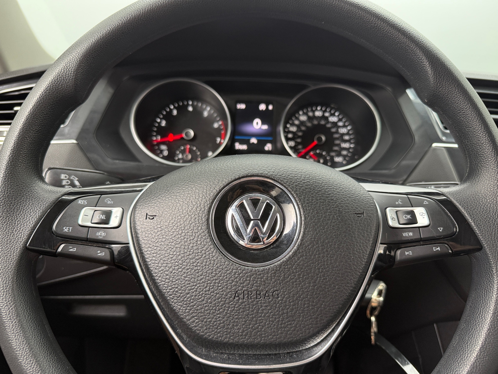 Thumbnail: 2021 Volkswagen Tiguan - 5