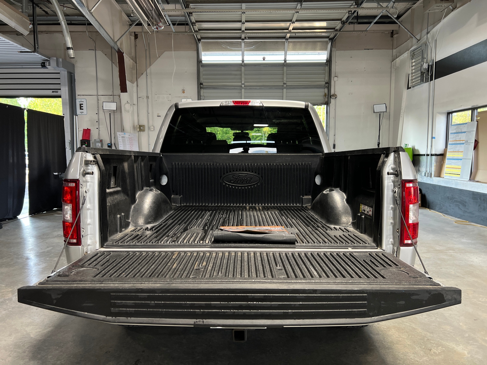 Thumbnail: 2019 Ford Econoline - 7