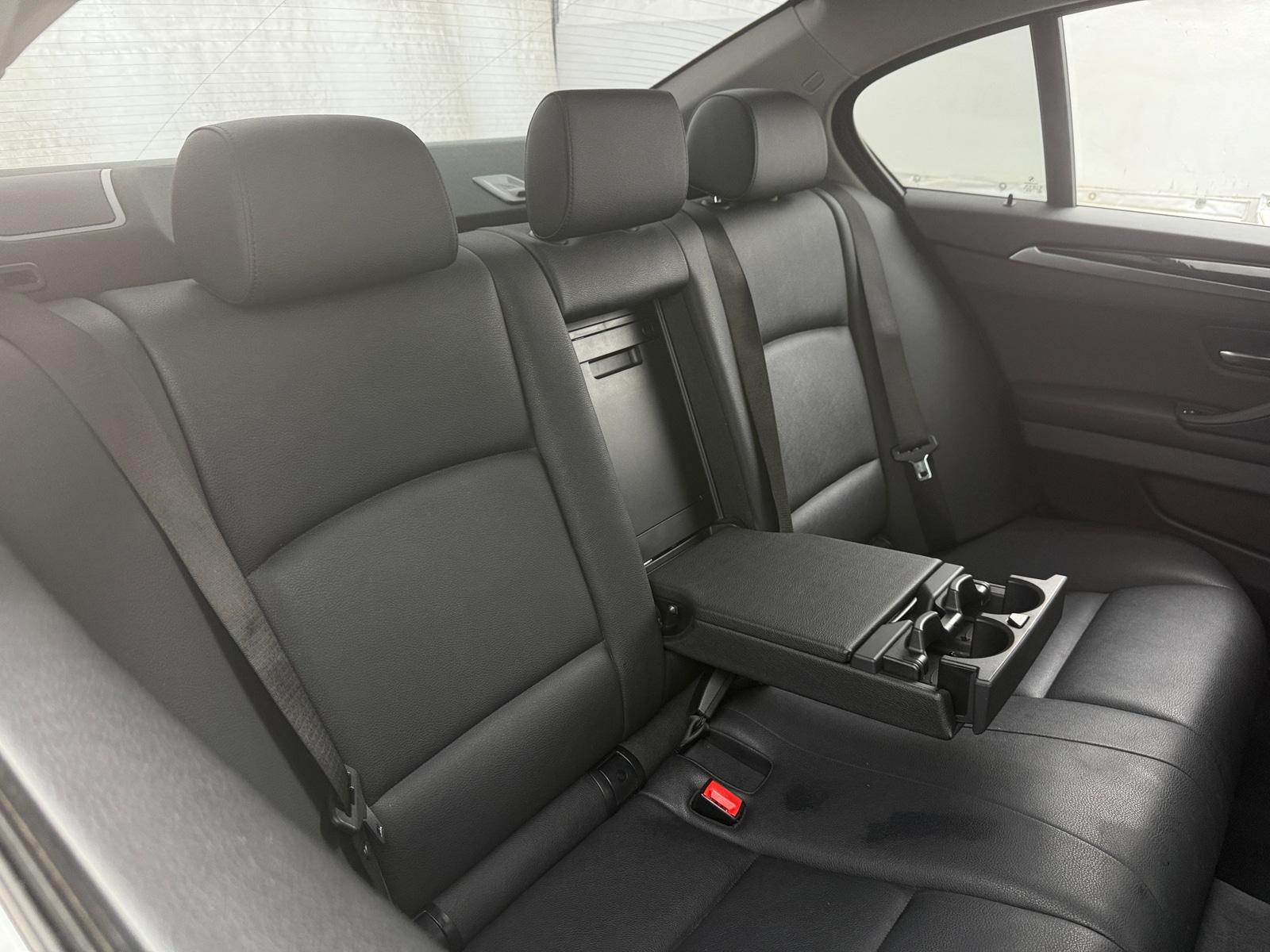 Thumbnail: 2016 BMW 5 Series - 5
