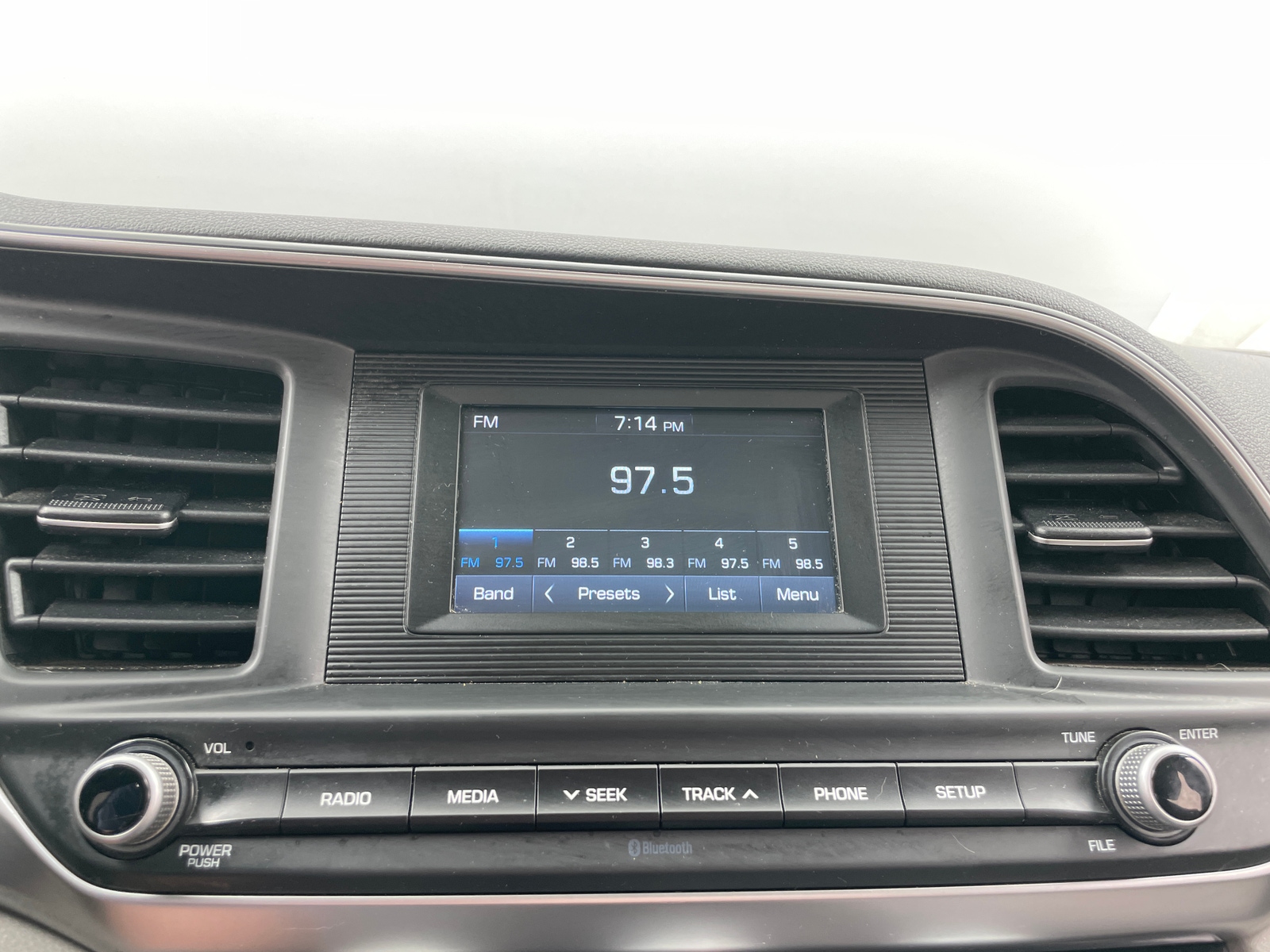 Thumbnail: 2019 Hyundai Elantra - 4