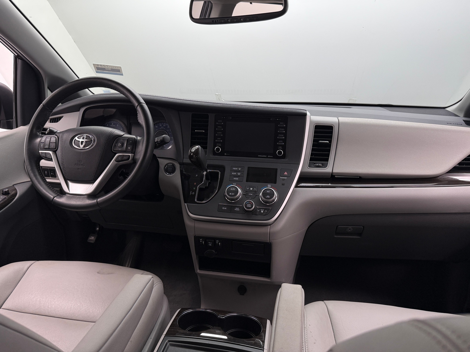 Thumbnail: 2020 Toyota Sienna - 2