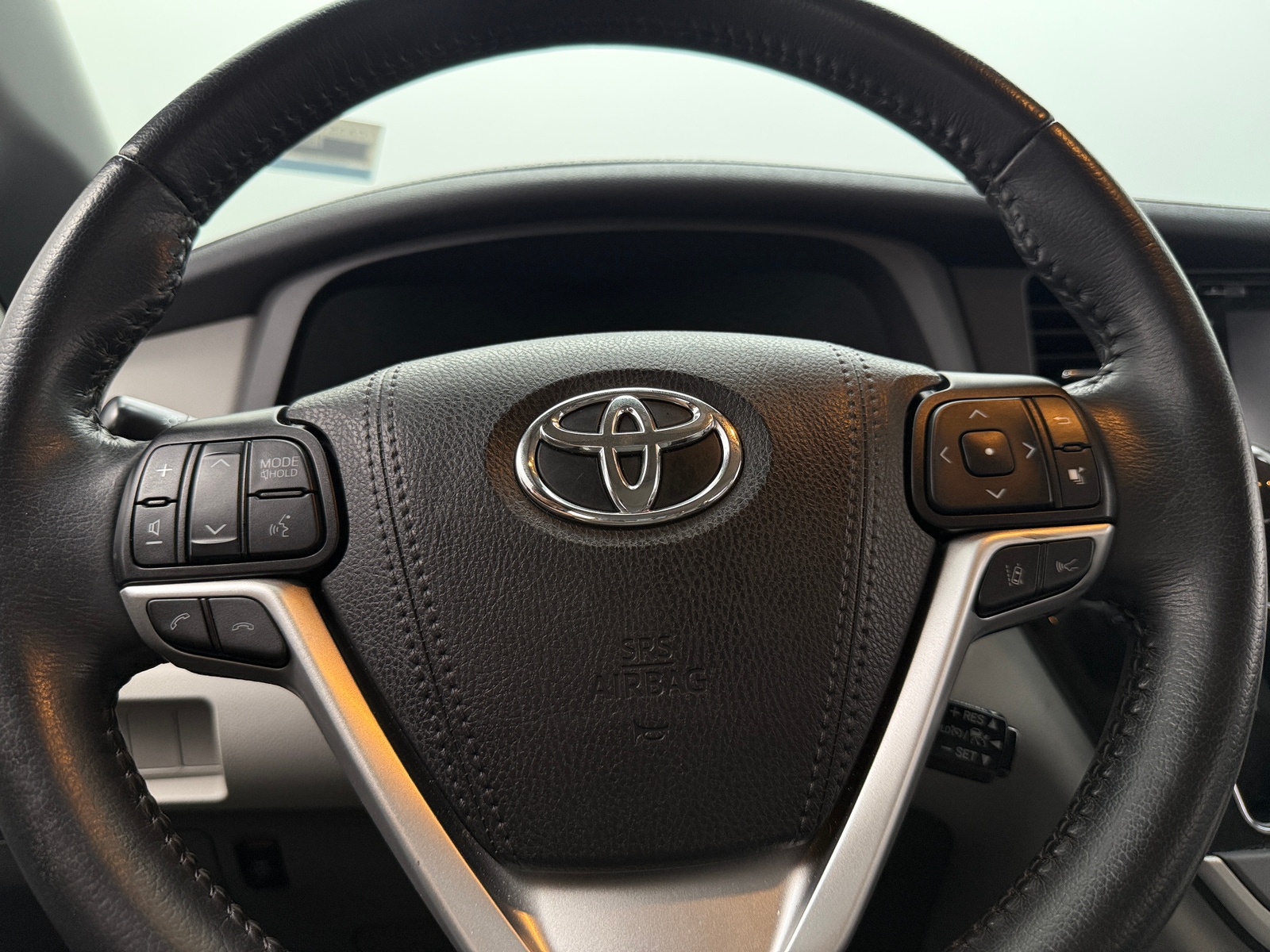Thumbnail: 2020 Toyota Sienna - 4