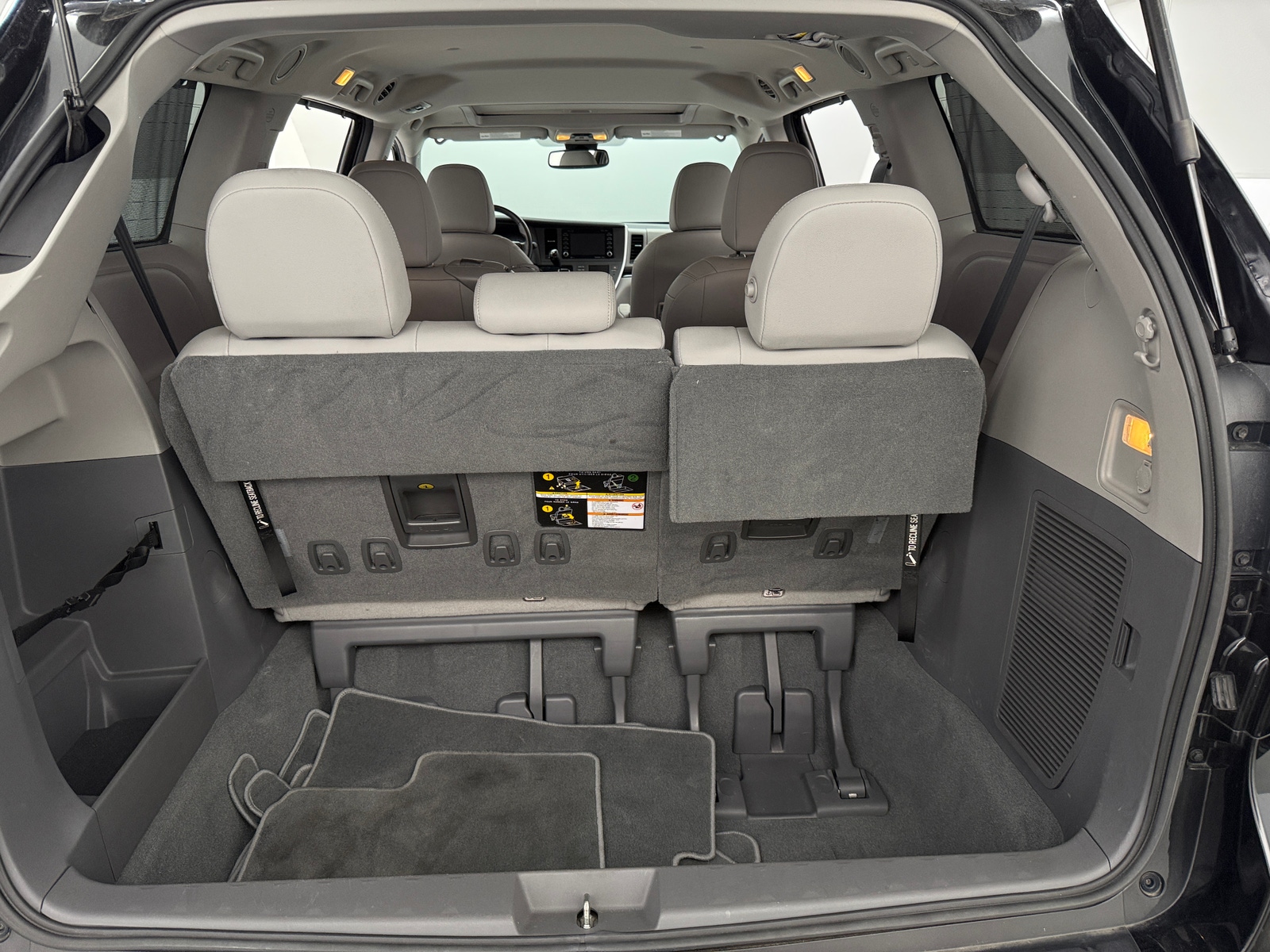 Thumbnail: 2020 Toyota Sienna - 6