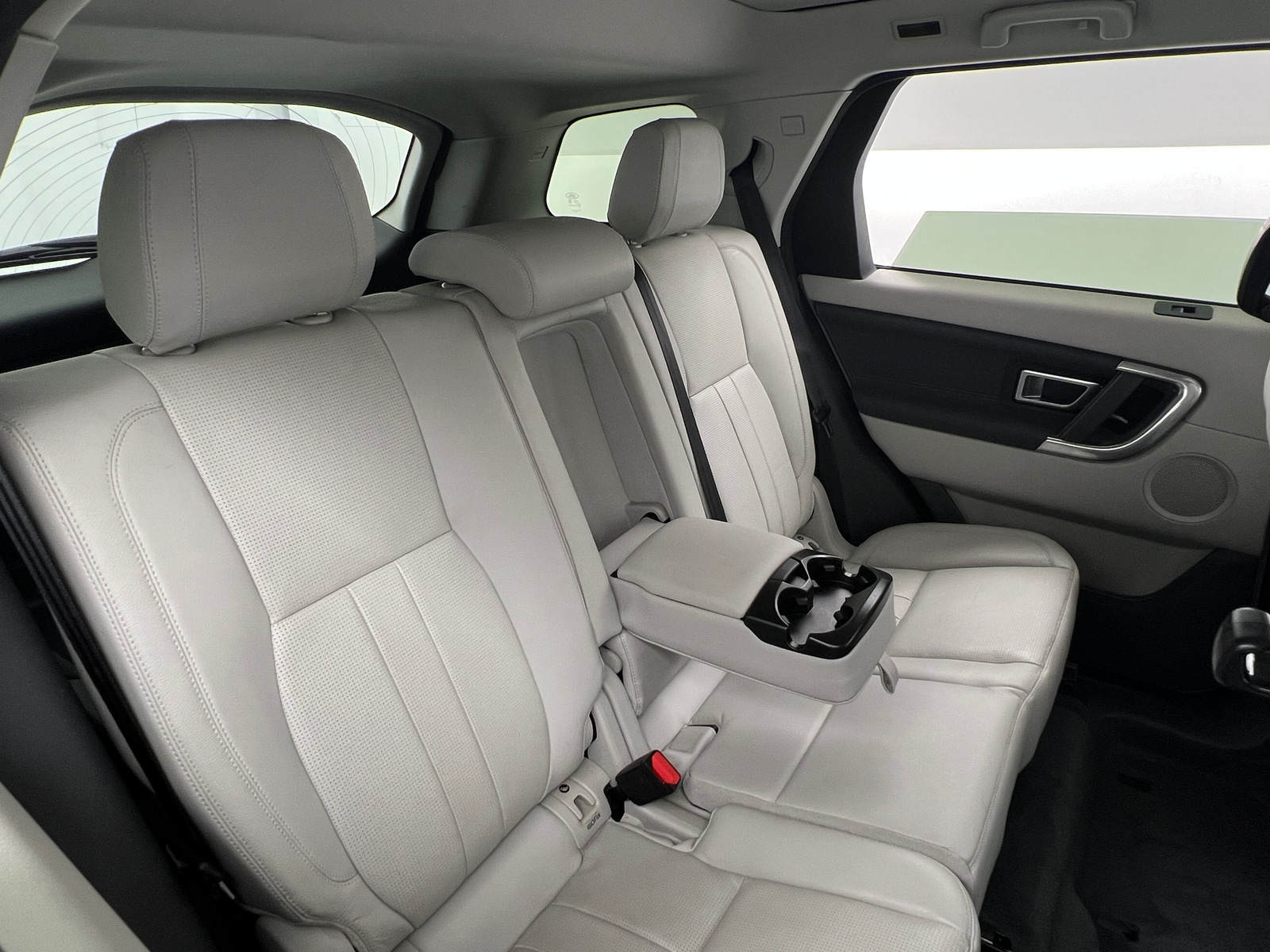 Thumbnail: 2019 Land Rover Discovery Sport - 5