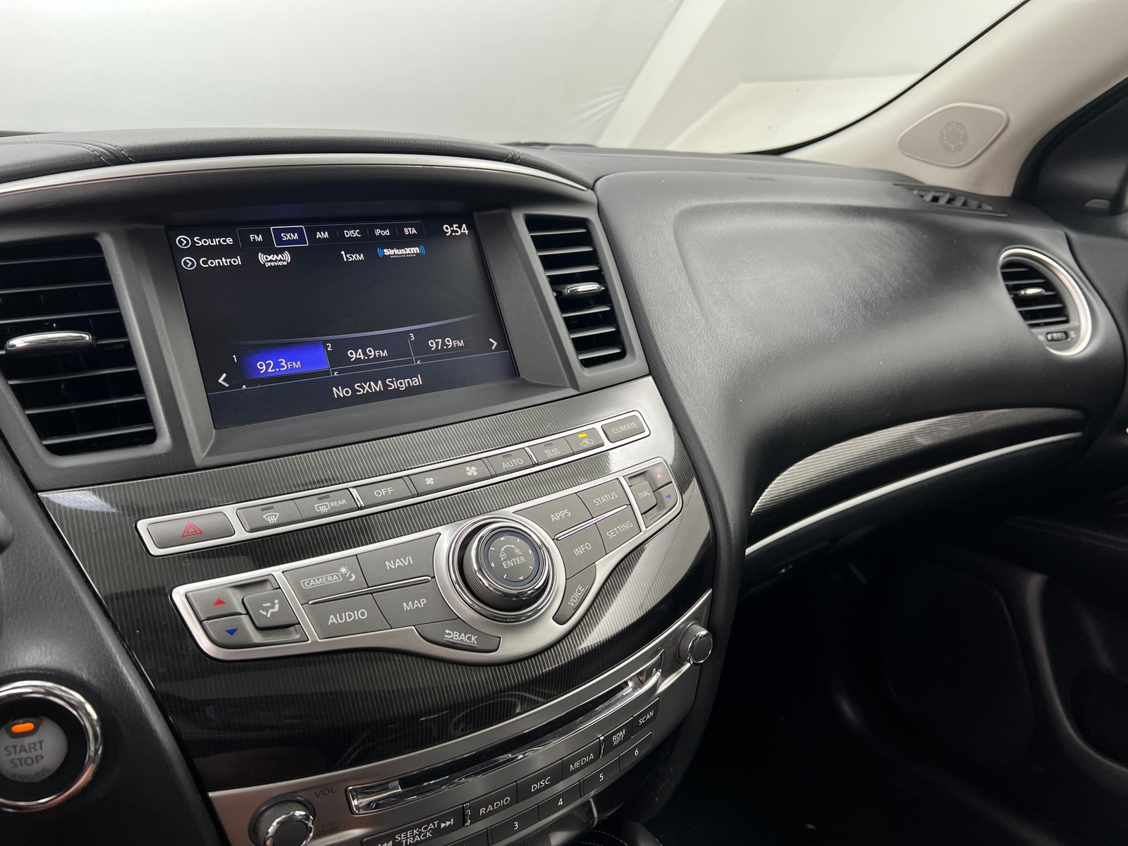 Thumbnail: 2017 INFINITI QX60 - 3