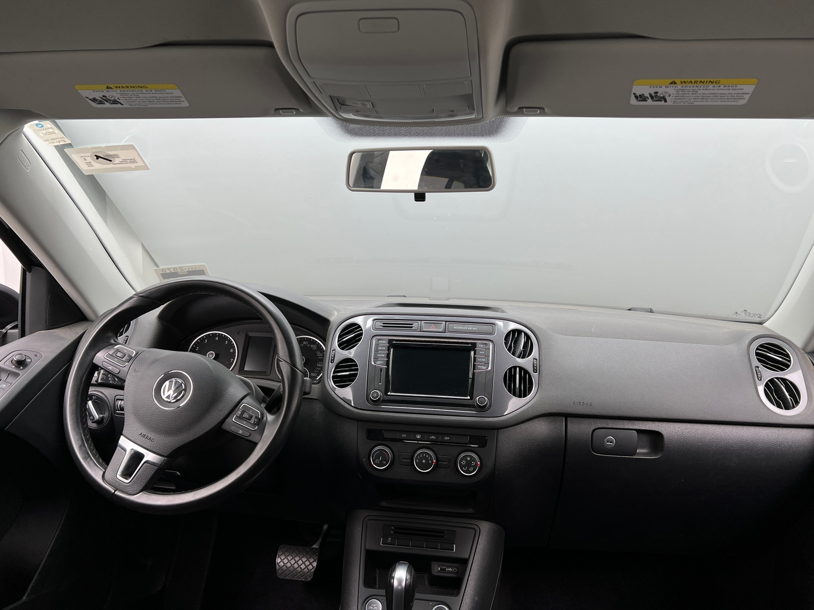Thumbnail: 2018 Volkswagen Tiguan - 3