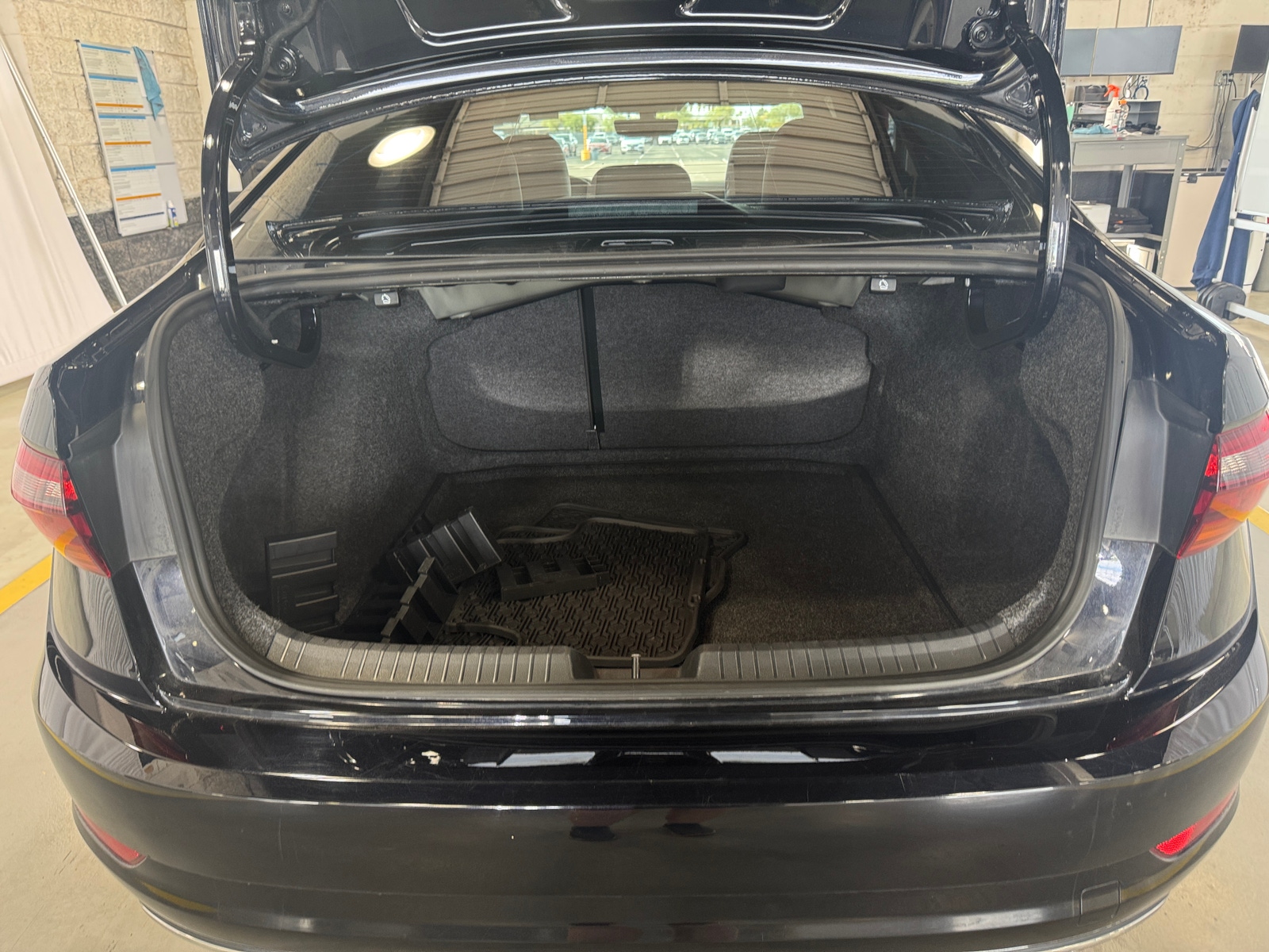 Thumbnail: 2019 Volkswagen Jetta - 6