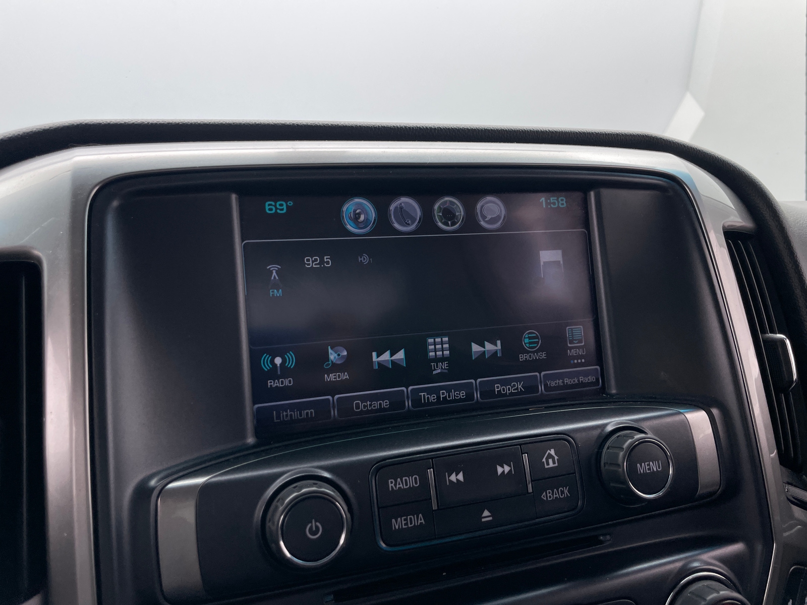Thumbnail: 2017 Chevrolet Silverado 1500 - 4