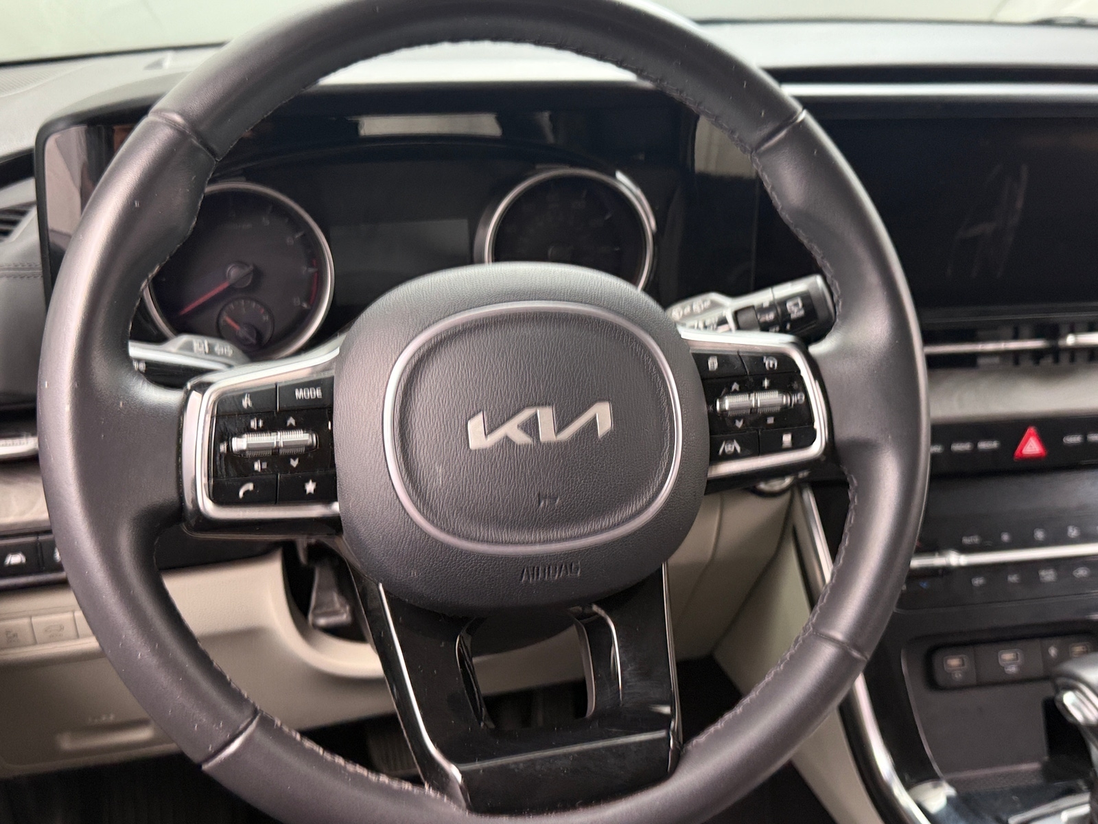 Thumbnail: 2024 Kia Carnival - 4
